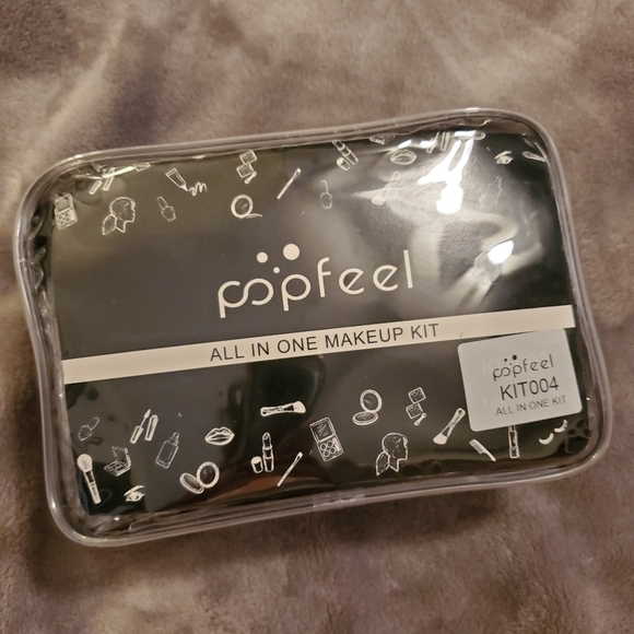 Makeup Kit - Picture 2 of 4